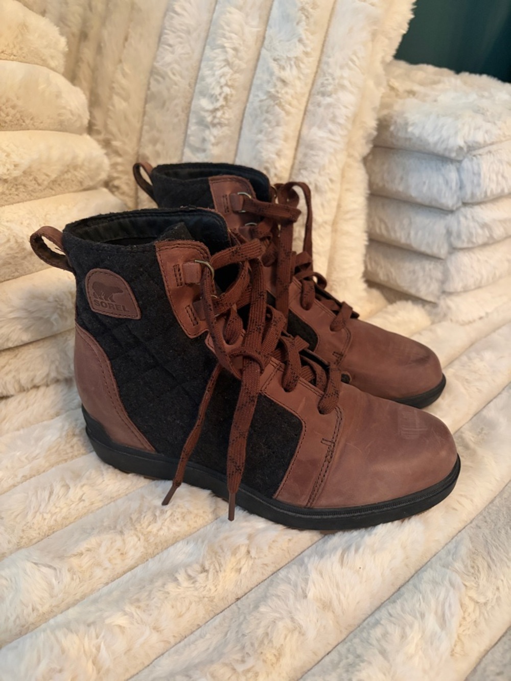 Sorel Brown and Black Quilted Lace-Up Women's Boots